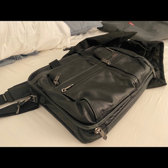 TUMI Leather Expandable Laptop Brief - Picture 3 of 7